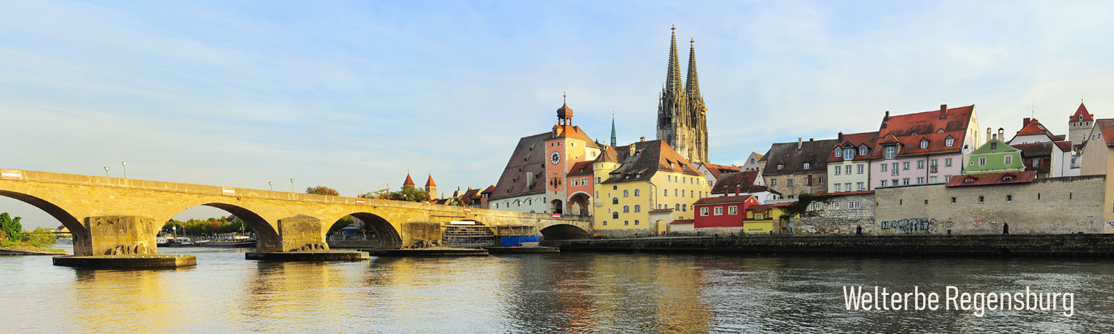 Ansicht Regensburg mit Doanu, Steinerner Brücke und Dom